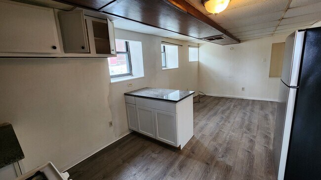 Building Photo - 2622 Churchview Ave