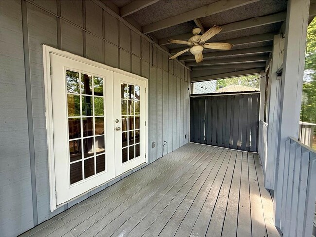 Building Photo - 405 Oak Harbor Ct