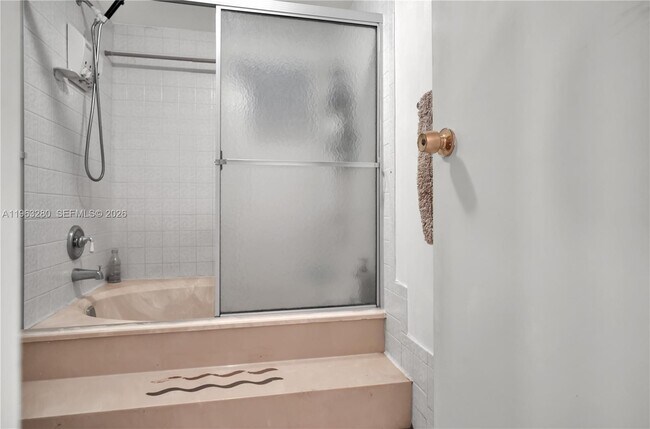 Building Photo - 16558 NE 26th Ave