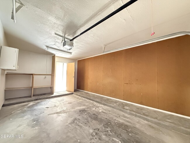 Building Photo - 10407 Ashwood Dr