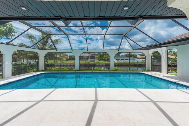 Building Photo - 105 Sinclair St SE