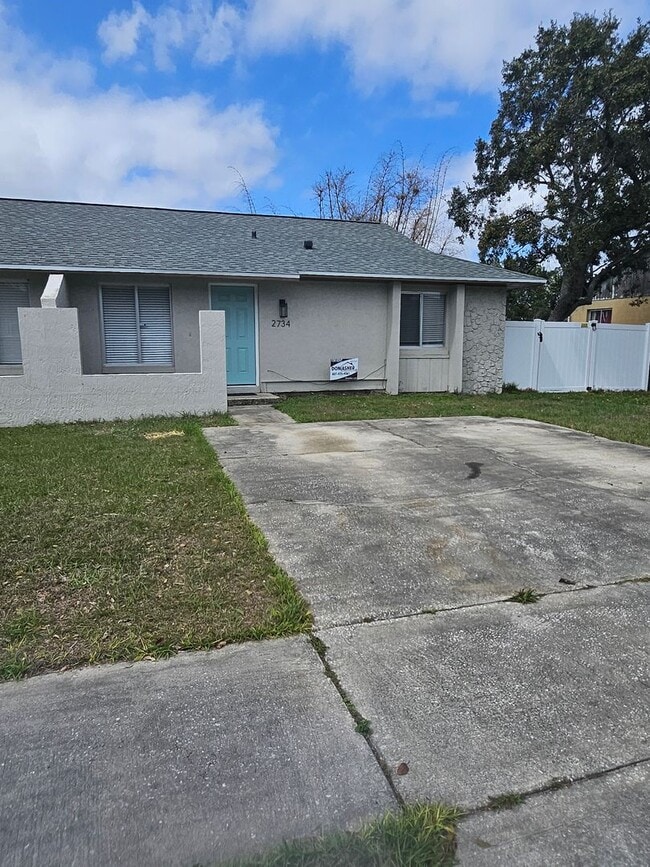 Building Photo - UCF Remodeled Duplex