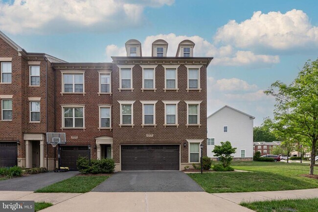 Building Photo - 42230 Castle Ridge Square