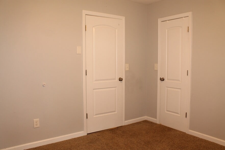 Building Photo - 4902 Simpson Dr