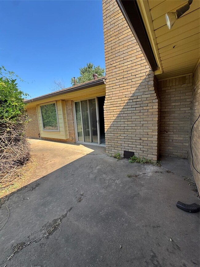 Building Photo - 4812 NW 70th St