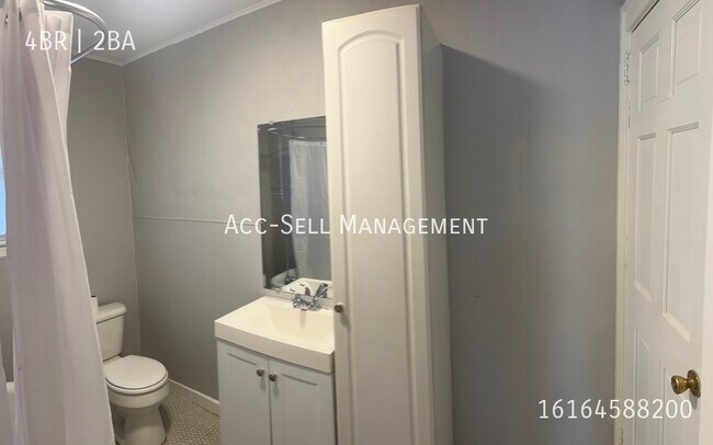 Building Photo - 401 Fernando St NE