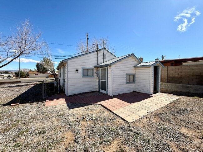 Building Photo - Charming Newly Updated 1 Bed / 1 Bath in the Heart of Kingman- Available Now!