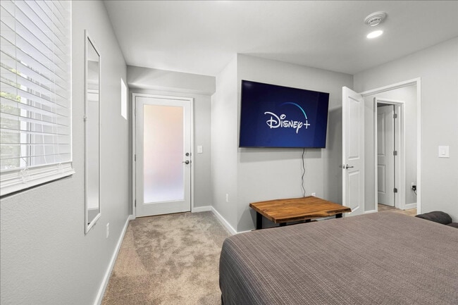 Building Photo - 502 S 15th St