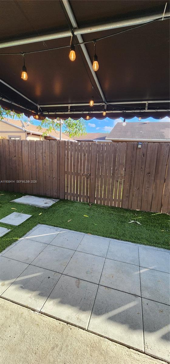 Building Photo - 9660 W Elm Ln