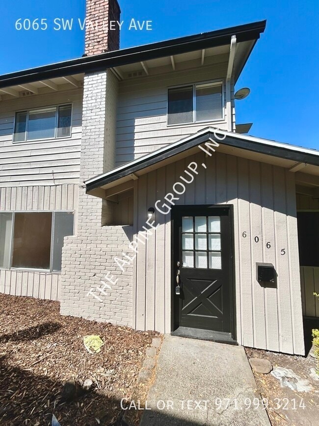 Primary Photo - 2 Bedroom Townhome in Beaverton off Allen ...