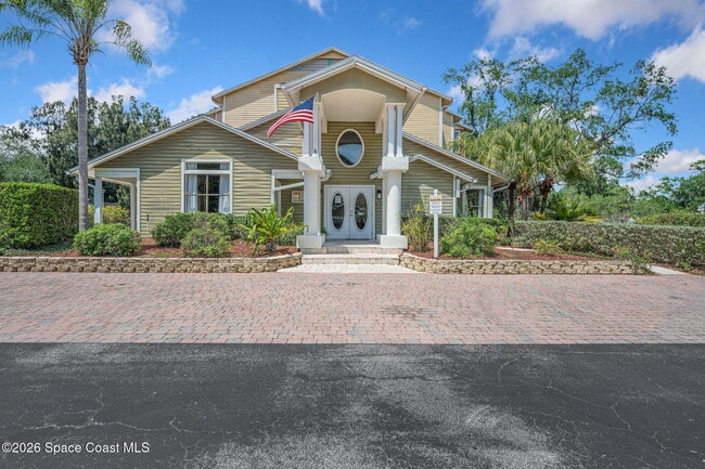 Building Photo - 225 S Tropical Trail