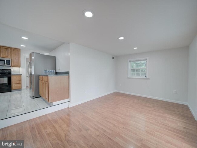 Building Photo - 6625 Harrison Ln