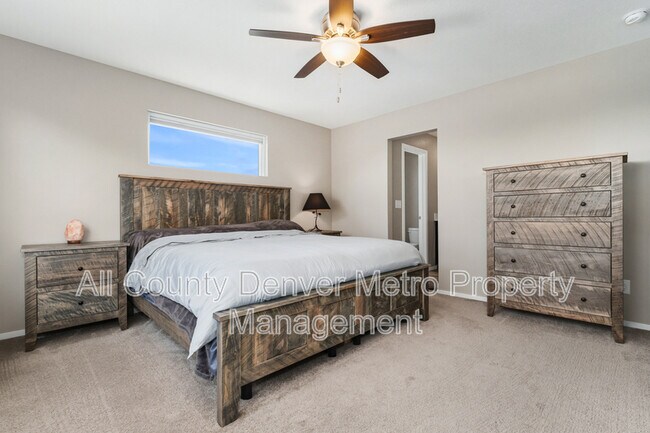 Building Photo - 4827 Mt Shavano St