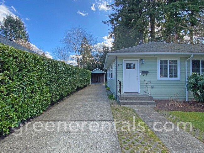 Building Photo - Beautifully Remodeled 2BD/1BA Duplex in Ol...