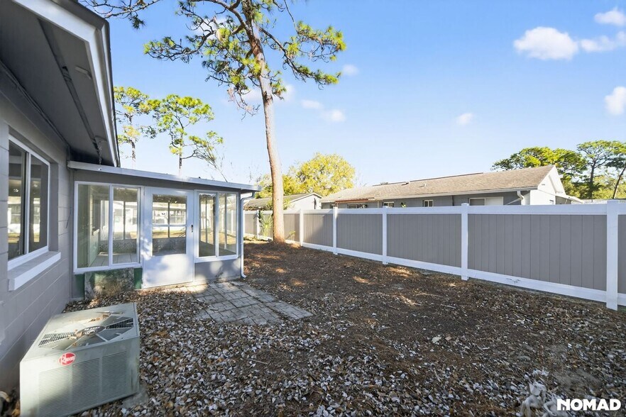 Building Photo - 885 Little Bend Rd