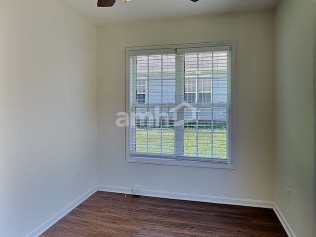 Building Photo - 106 Charlotte Ct