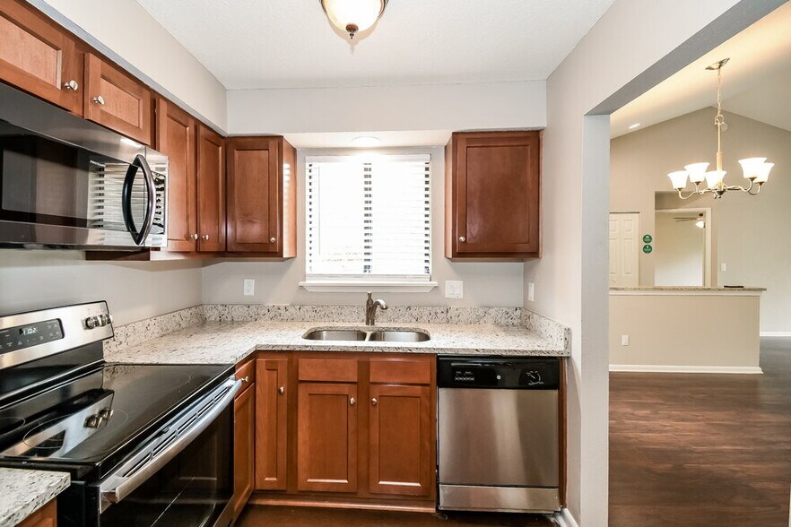 Building Photo - 10335 Arrow Forest Ct