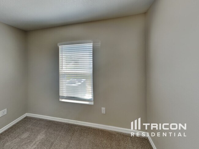 Building Photo - 9467 Northvale St
