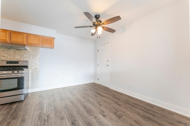 Building Photo - 1003 Argyle St