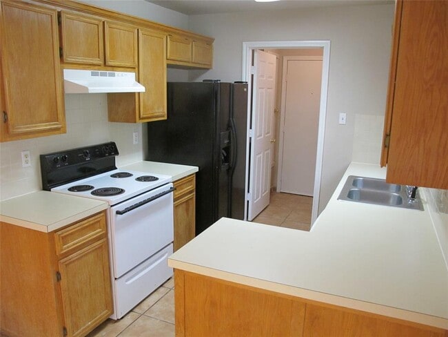 Building Photo - 902 Quartz Ct