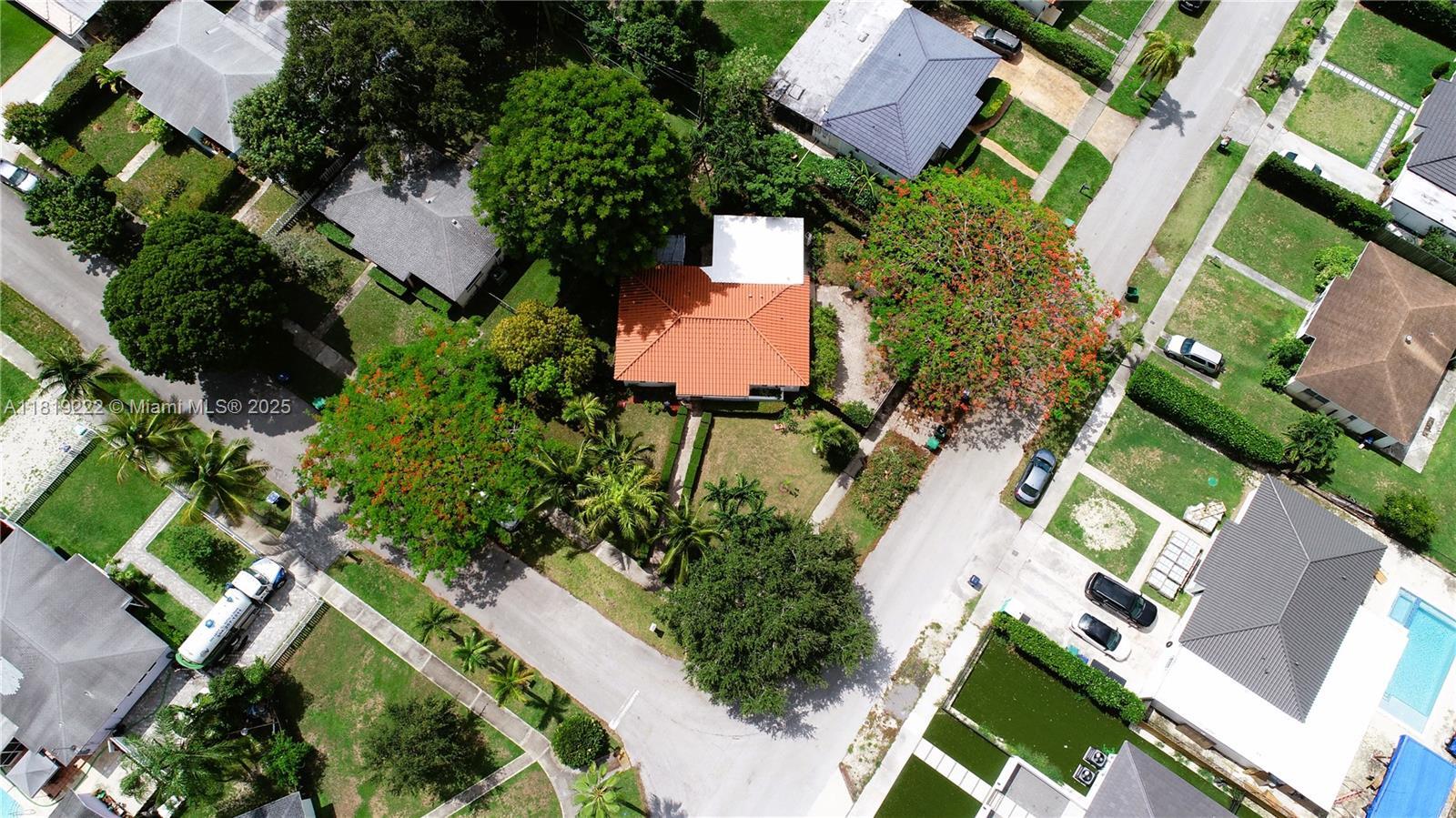 Building Photo - 6890 SW 51st St