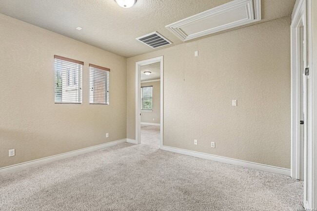 Building Photo - 4911 Country Cv