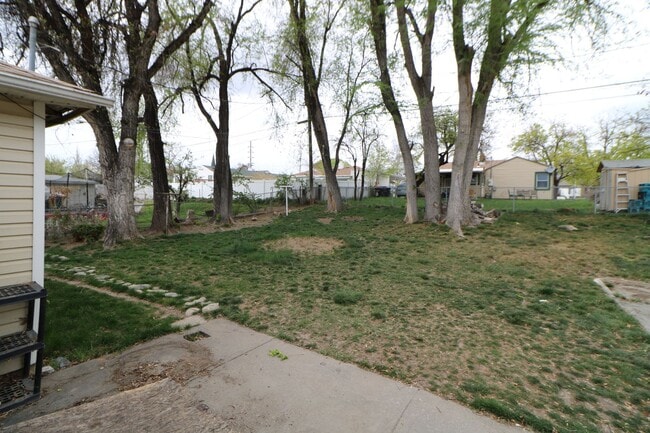 Building Photo - Provo Home Near the Foothills