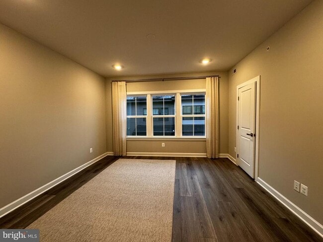 Building Photo - 806 S Greenbrier St