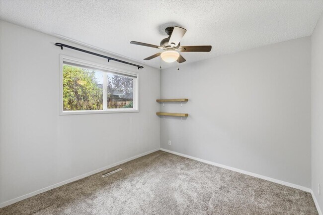 Building Photo - 2500 Alma Dr