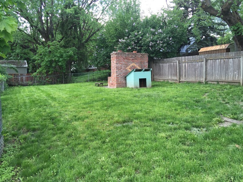 Building Photo - 245 SW Arbor St