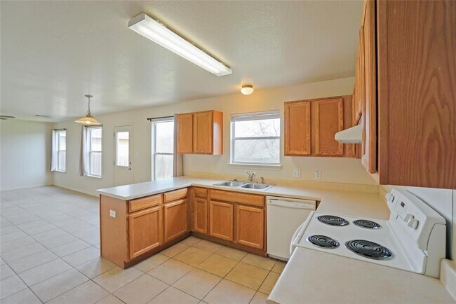 Building Photo - 714 Lavaca Loop