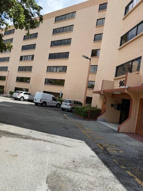 Building Photo - 9688 Fontainebleau Blvd