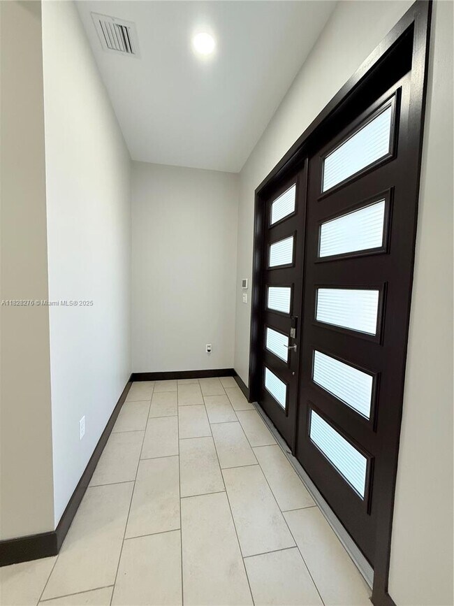 Building Photo - 13651 SW 158th Pl