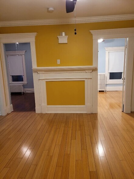Building Photo - 107 Ash St