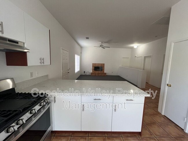 Building Photo - 53750 Avenida Alvarado