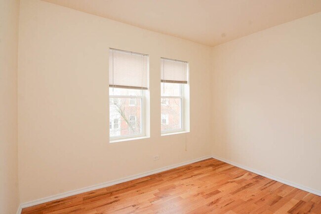 Building Photo - 2347 N Drake Ave