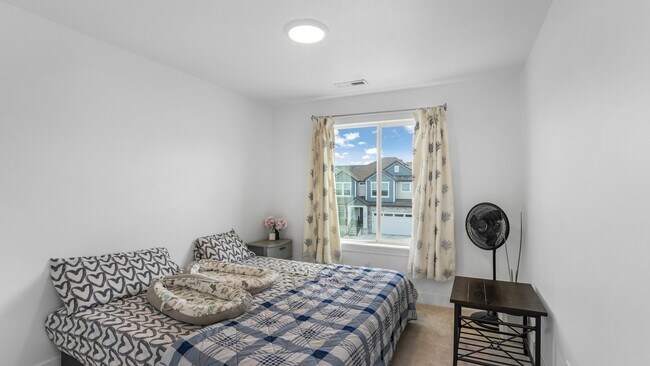 Building Photo - 4162 W Gate Keeper Dr