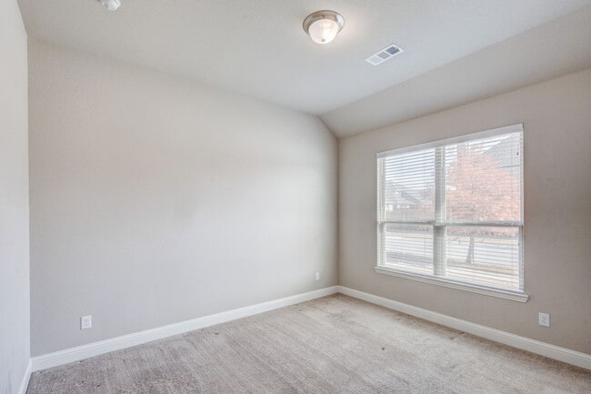 Building Photo - 15609 Canyon Ridge