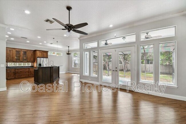 Building Photo - 6105 S Elkins Ave