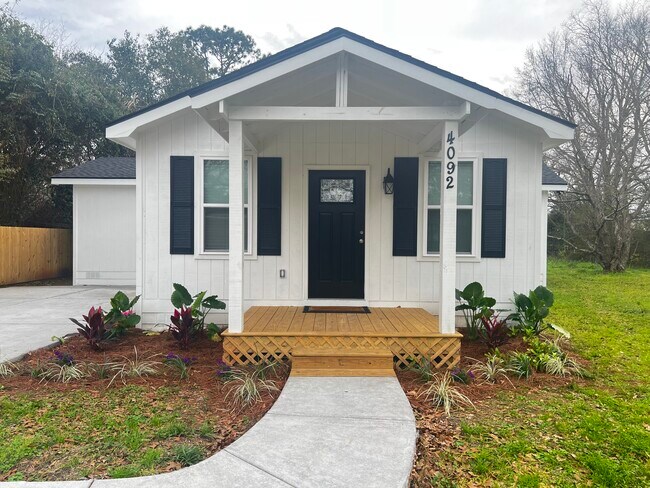 Front Yard - 4092 A Ave