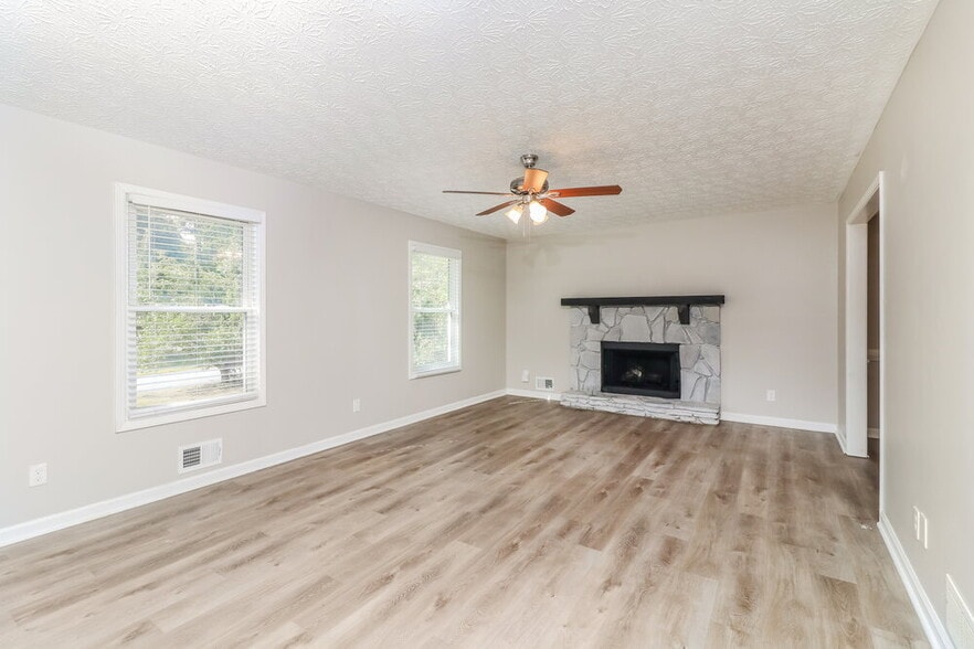 Building Photo - 2920 Sandstone Trail