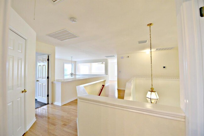 Building Photo - 4220 N Summercrest Loop