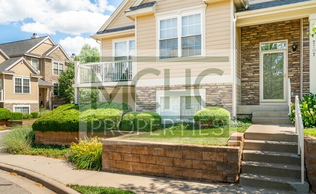 Building Photo - 7707 W 158th Terrace