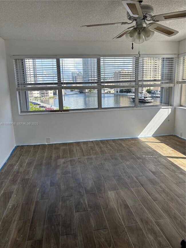 Building Photo - 111 Golden Isles Dr