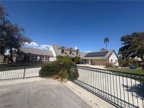 Building Photo - 71 Whitewind Ln