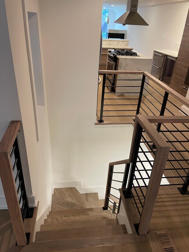 Stairs - 505 O St NW