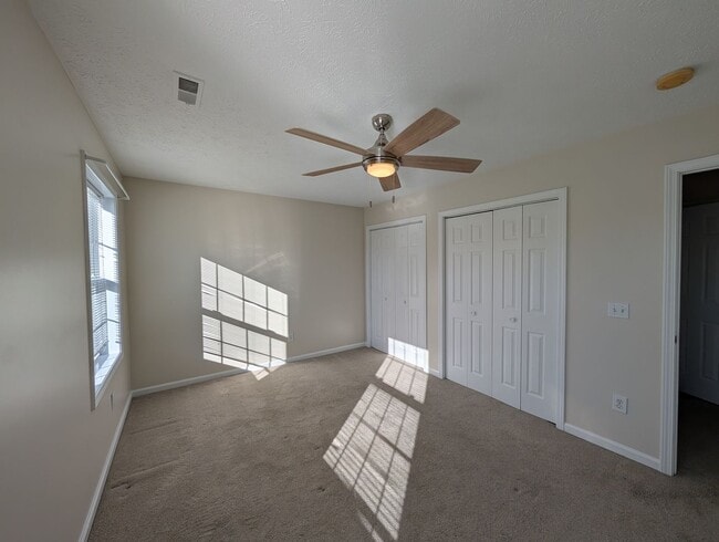 Building Photo - Great Location Swannanoa Townhome