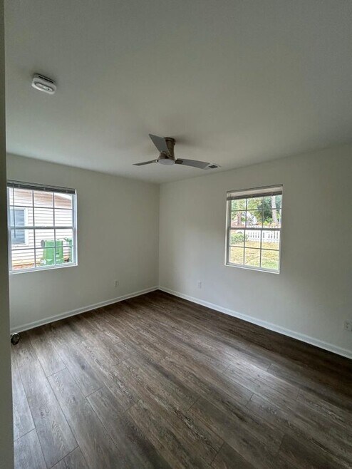 Building Photo - 375 Lincoln St SW