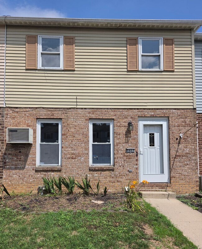 Building Photo - 5657 Wood Ln