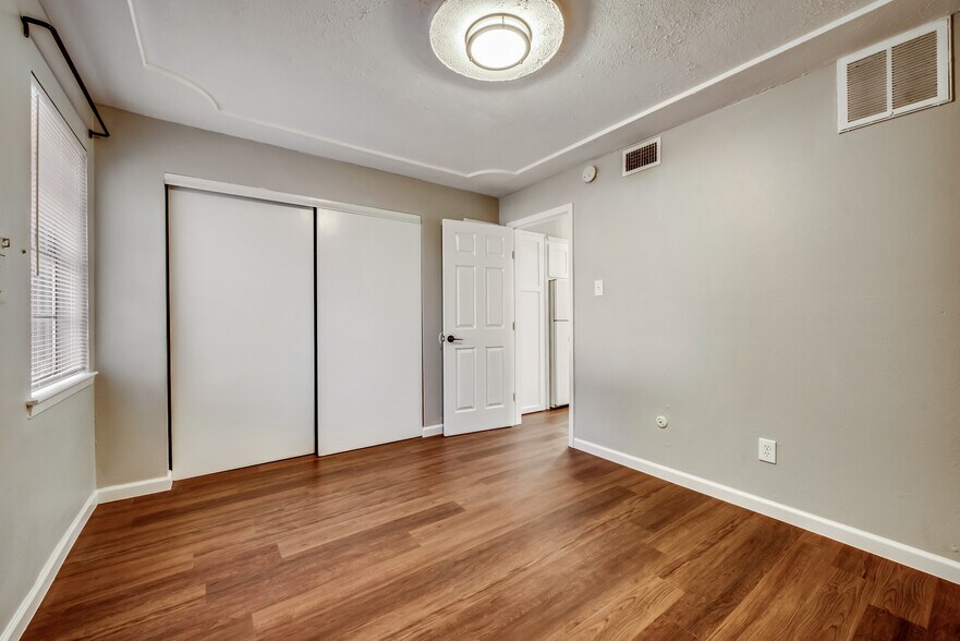 Building Photo - 1328 S Henderson St